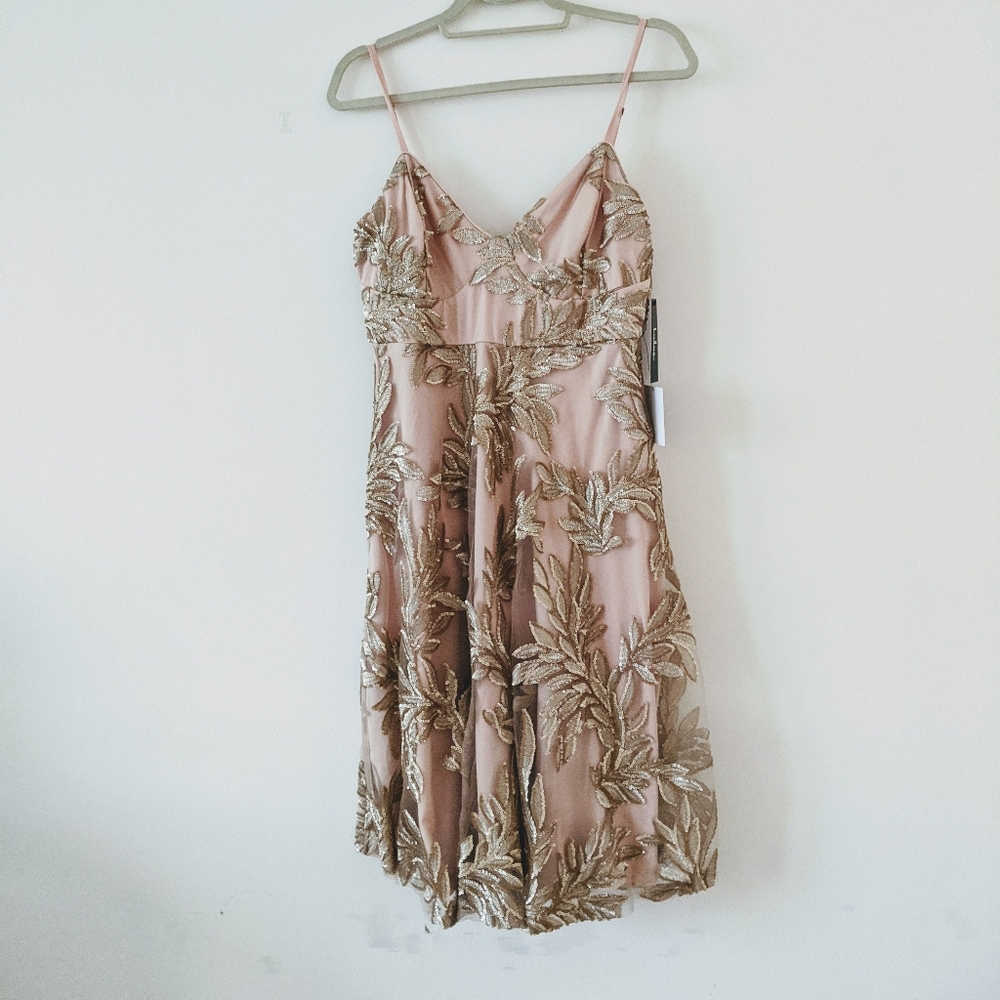 DONATED 💥 NWT LULUS MIDI DRESS